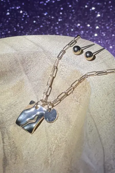 Blowing In The Breeze - Necklace & Earring Set